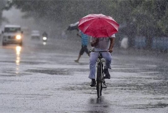 Chhattisgarh Weather Update: छत्तीसगढ़ में भीषण गर्मी: रायपुर समेत कई शहरों में आई आंधी, हल्की बारिश से मिली राहत