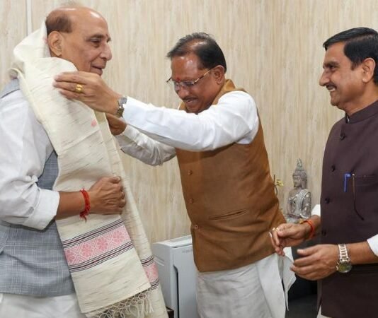 बिलासपुर एयरपोर्ट के विस्तार को नई गति, सीएम साय और साहू ने की राजनाथ सिंह से की चर्चा